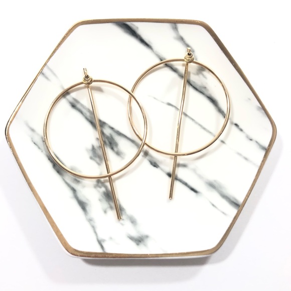 *Gold Minimalist Line in Circle Stud Earrings - Picture 5 of 5